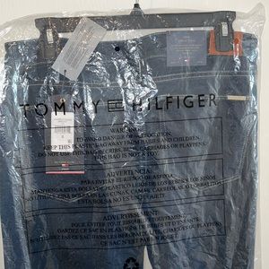 Tommy Hilfiger NWT jeans. Trebecca skinny. Premium stretch. Size 8.